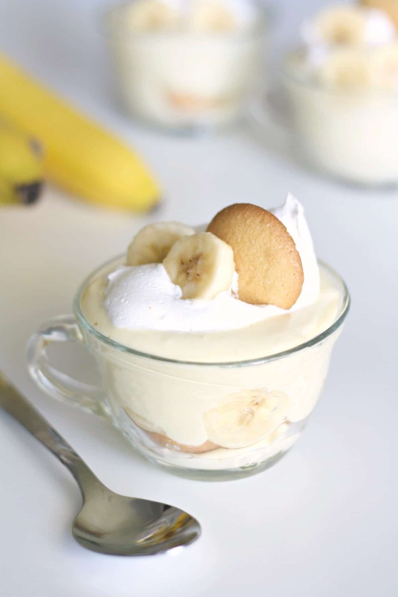 Finished banana pudding layered in a pan, ready to chill